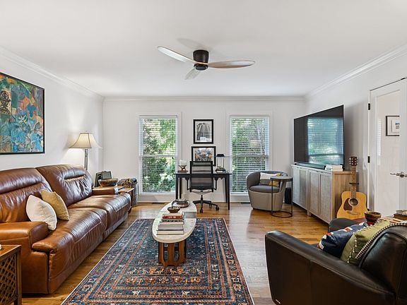 4th image of 8016 Cloverland Dr