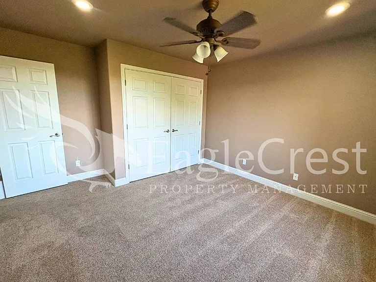 44 Vinehill Dr — Photo 87