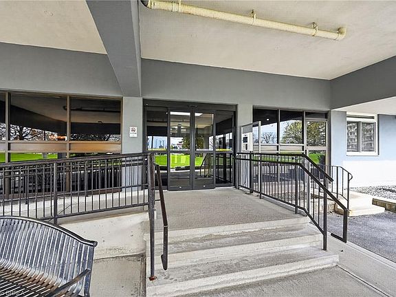 4th image of 640 West St #902