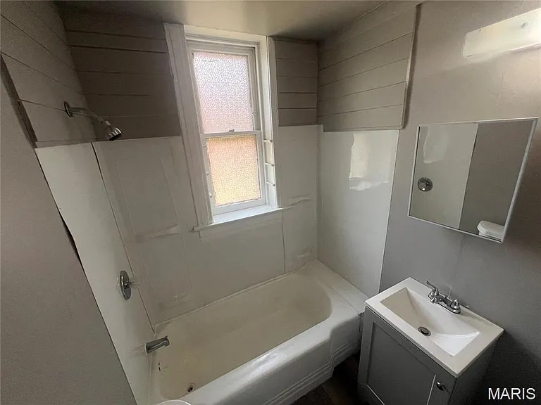 3135 Chippewa St #1F — Photo 11