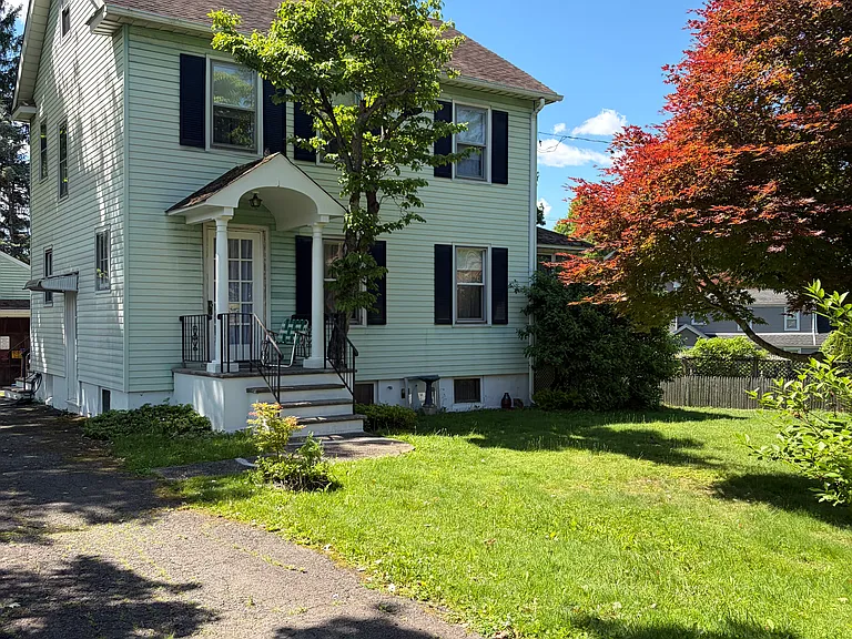 22 Verona Pl — Photo 12