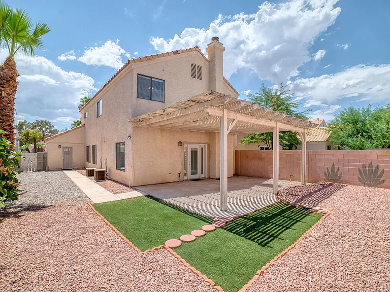2304 Chatfield Dr — Photo 26