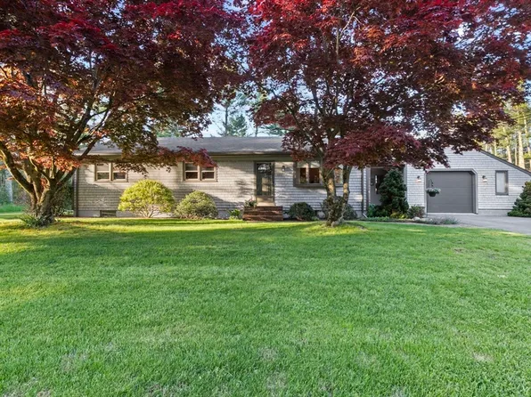 224 Snipatuit Rd, Rochester, MA 02770