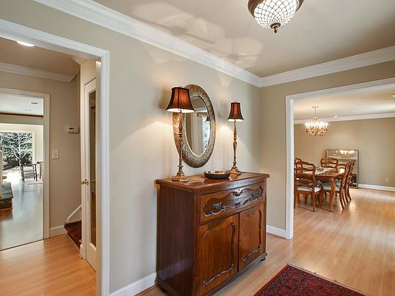 3rd image of 103 Lakeshore Dr NE