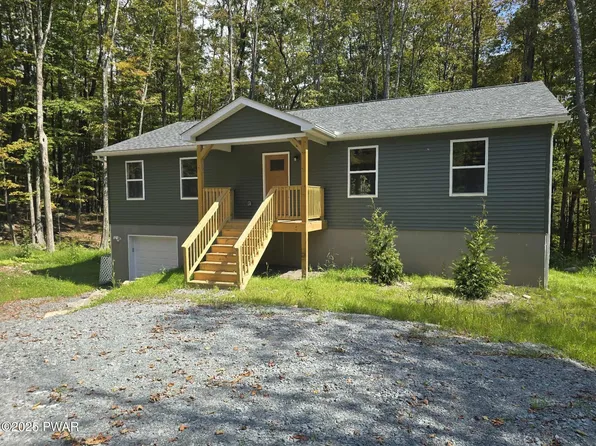 72 Lakeview Dr, Lake Ariel, PA 18436