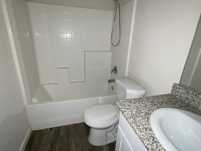 2405 Village Dr — Photo 10
