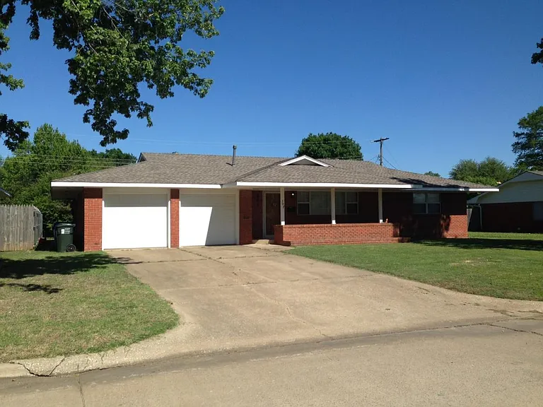 307 Forest Dr — Photo 1