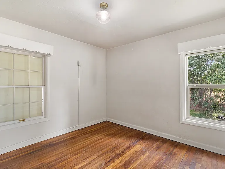 1136 S Adell Ave — Photo 20