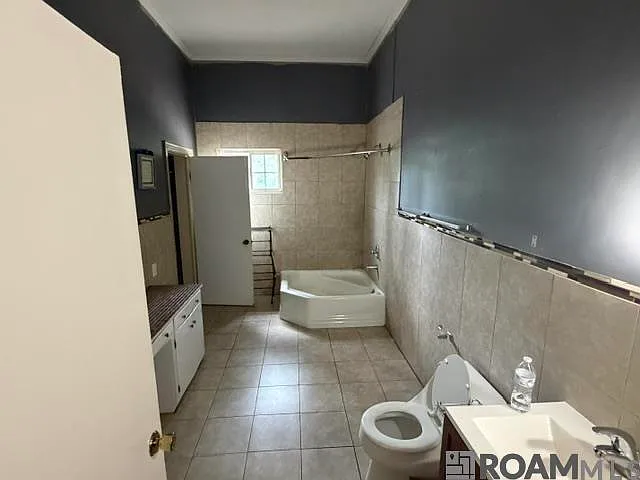 659 W Main St #6 — Photo 4