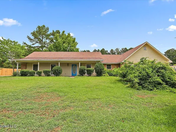 826 Richland East Dr, Richland, MS 39218