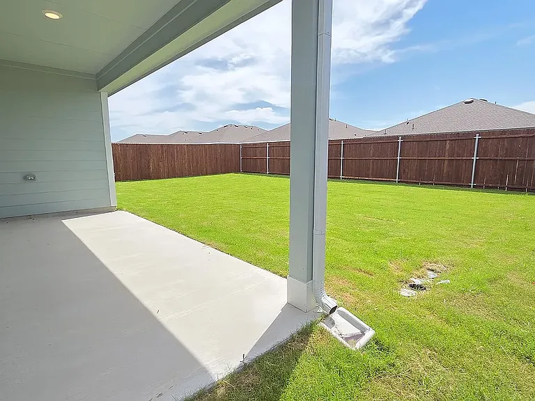 347 Boxwood Dr — Photo 30