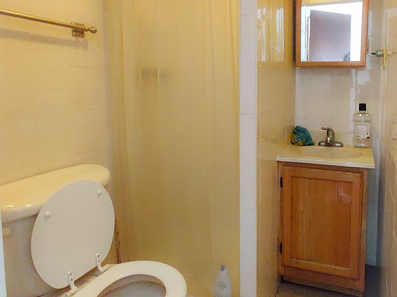 4th image of 1140 67th St #1