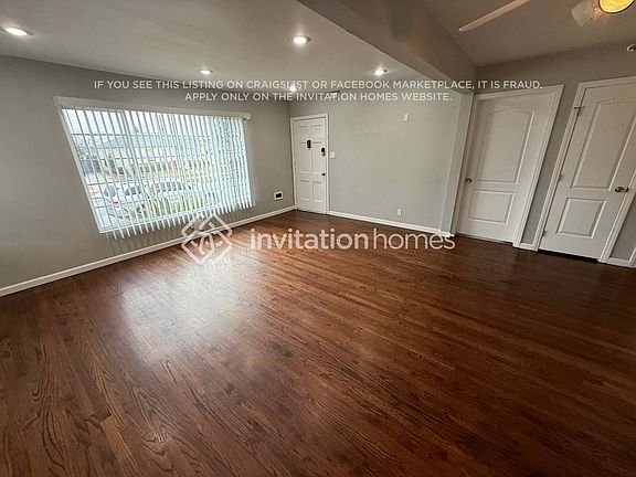 3rd image of 11118 S Manhattan Pl