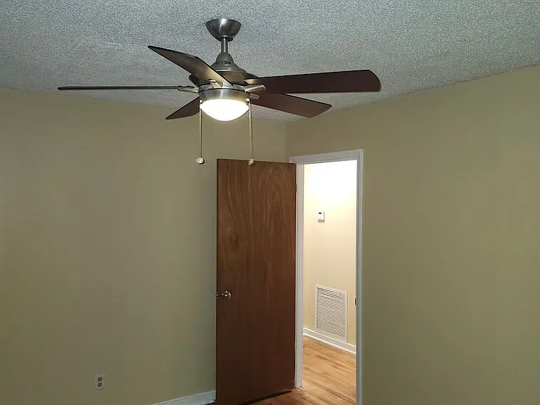 301 Gaile Ave — Photo 18