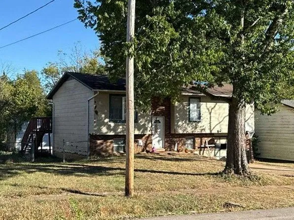 306 S Vandervoot St, Desloge, MO 63601