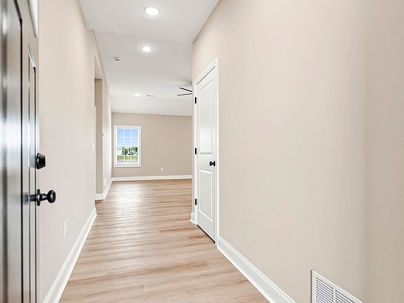 3rd image of 227 Navajo Dr