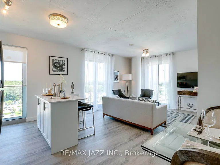 100 Bond St E #1205 — Photo 4