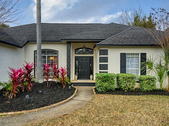 3rd image of 102 Country Club Dr W