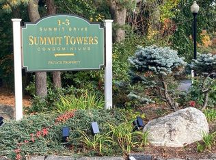 1 Summit Dr APT 57, Reading, MA 01867