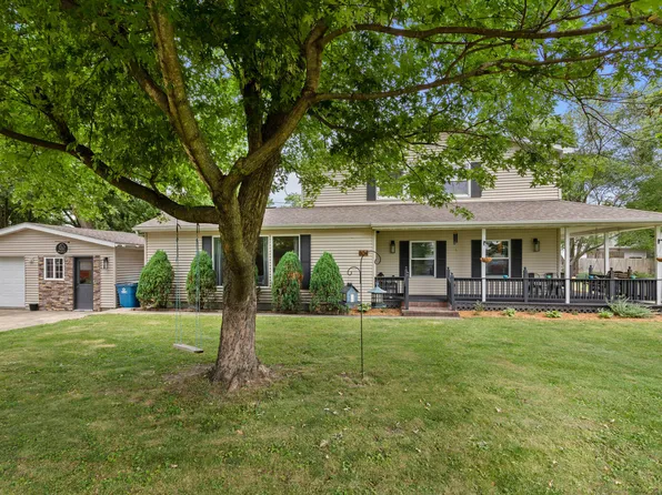 804 W William St, Monticello, IL 61856