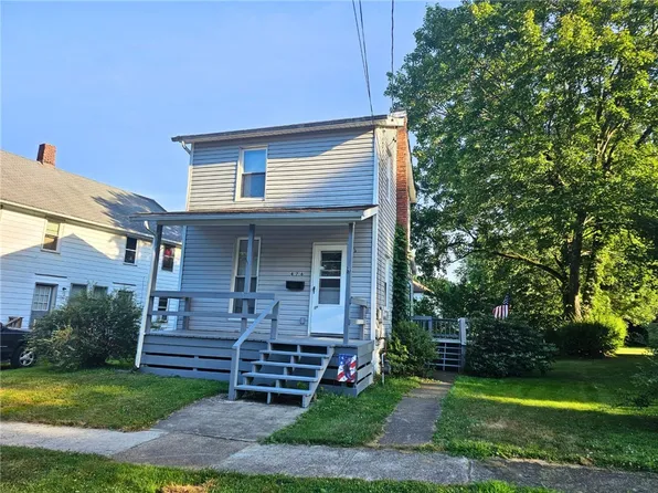 476 E Venango St, Mercer, PA 16137