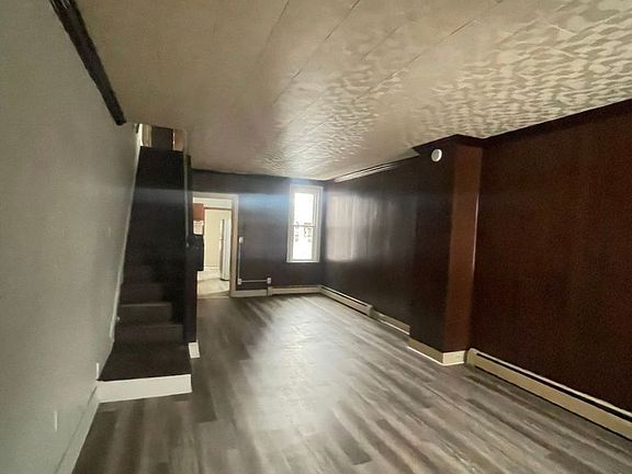 5th image of 237 N Sherman St
