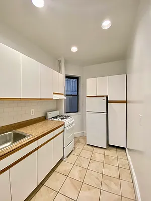 Rented by Waverly Realty Associates | media 7