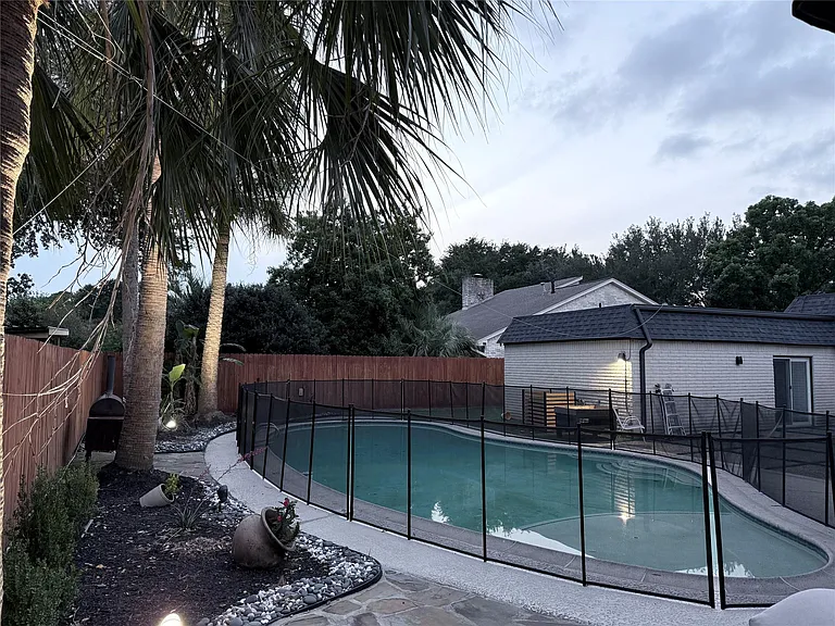 4012 Chile Dr — Photo 3