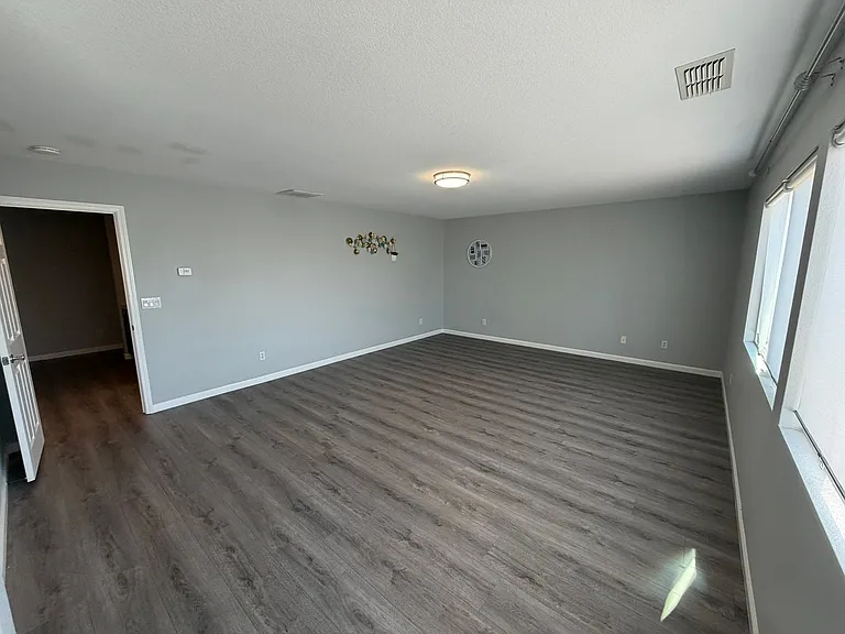 5418 Halas Ct — Photo 18