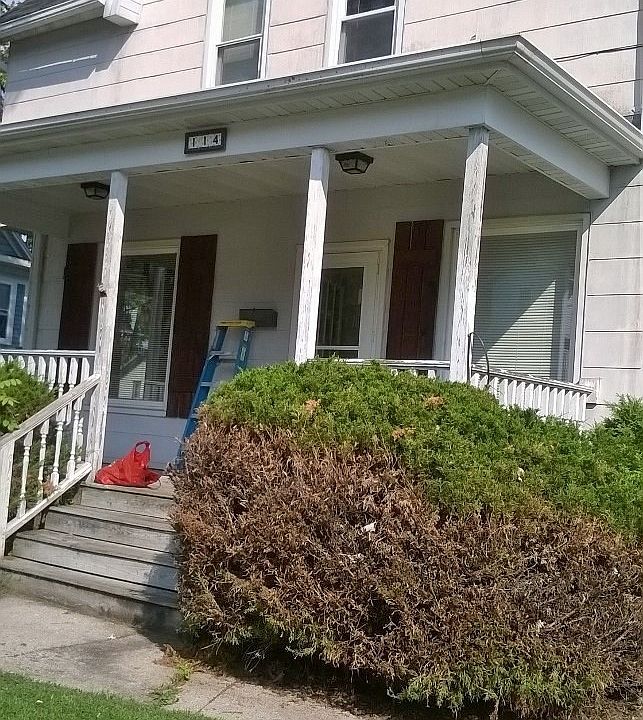 2nd image of 114 Kossuth St