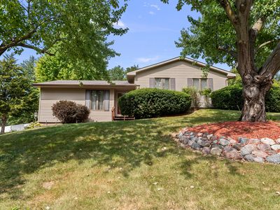 1714 Winding Hill Rd, Davenport, IA, 52807