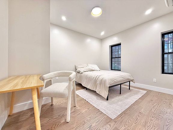 4th image of 604 Metropolitan Ave #4