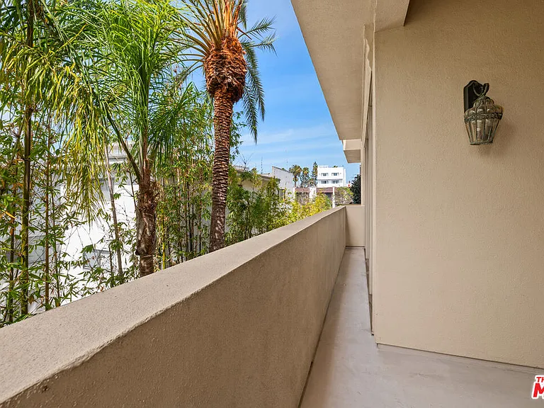 411 N Oakhurst Dr #305 — Photo 20