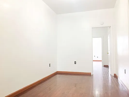 Rented by Bedford Realty USA Corp | media 2