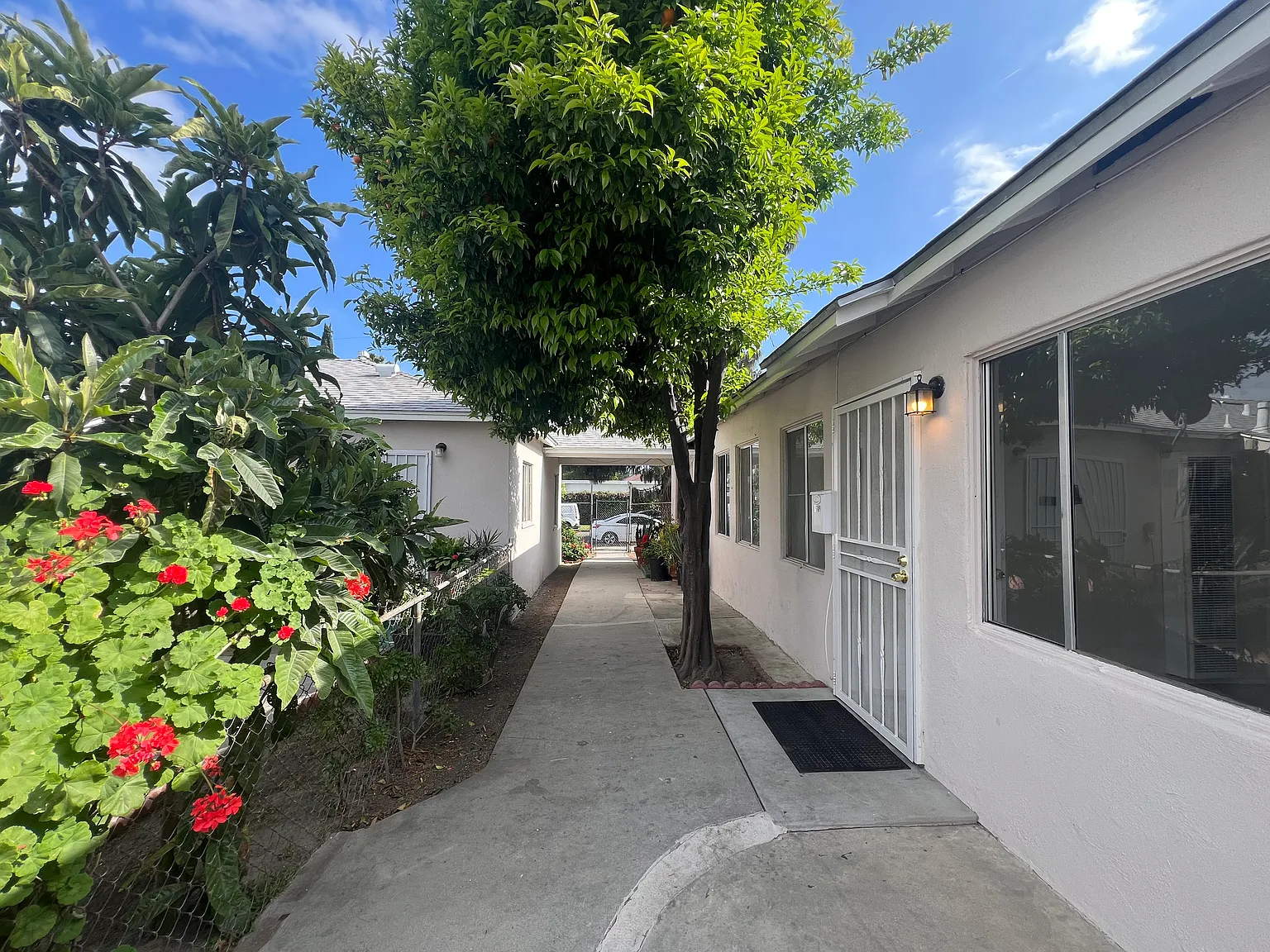 1 bed, 500 sqft, $1,850 — Photo 2