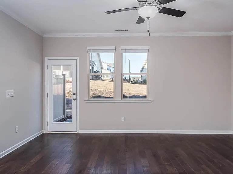 268 Rubrum Dr — Photo 4