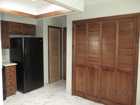 3rd image of 10409 Camino Del Oso NE