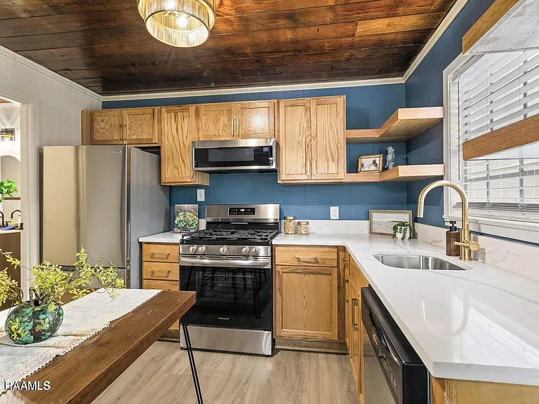 328 Theodora Blvd #1/2 — Photo 6