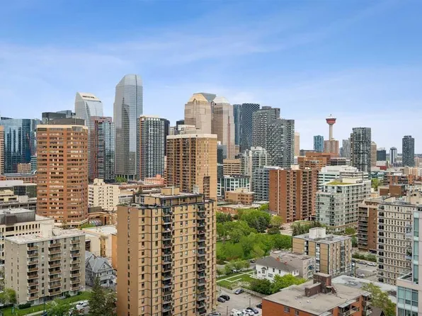 1330 E 15th Ave SW #207, Calgary, AB T3C 3N6