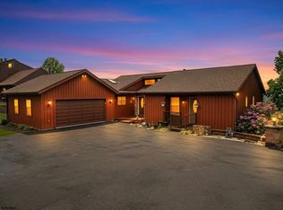 1122 Queens Ct, Morgantown, WV 26508