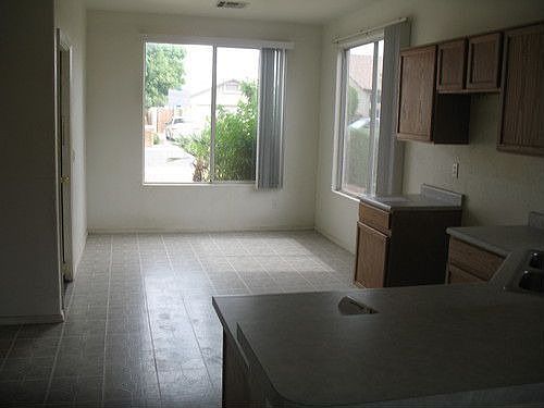 4th image of 8629 W Paradise Dr