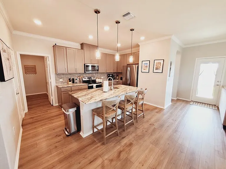 7911 Libretto Ln — Photo 13