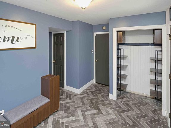 2nd image of 550 Gables Ct