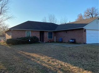 511 Loop W, Roland, OK 74954