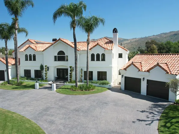 2296 Applewood Ln, Camarillo, CA 93012