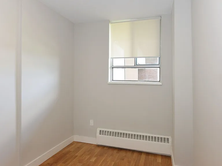 230 Oak St — Photo 42