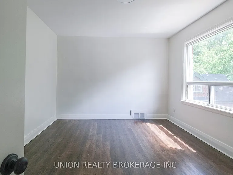 87 Midland Ave — Photo 14