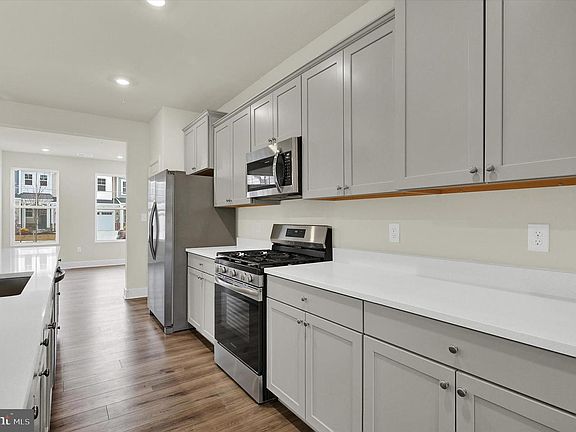 4th image of 2162 Winterberry Ln