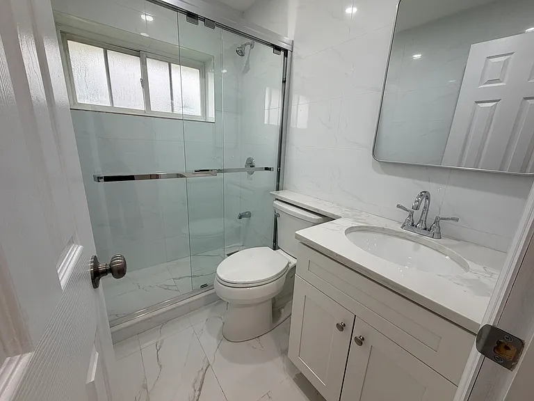 190 Meridian Rd — Photo 11