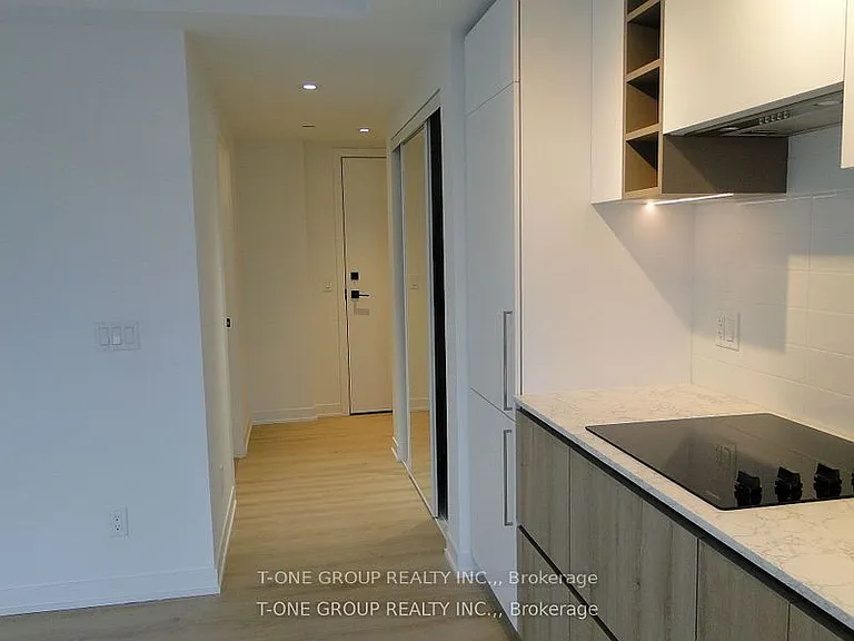 319 Jarvis St #902 — Photo 9